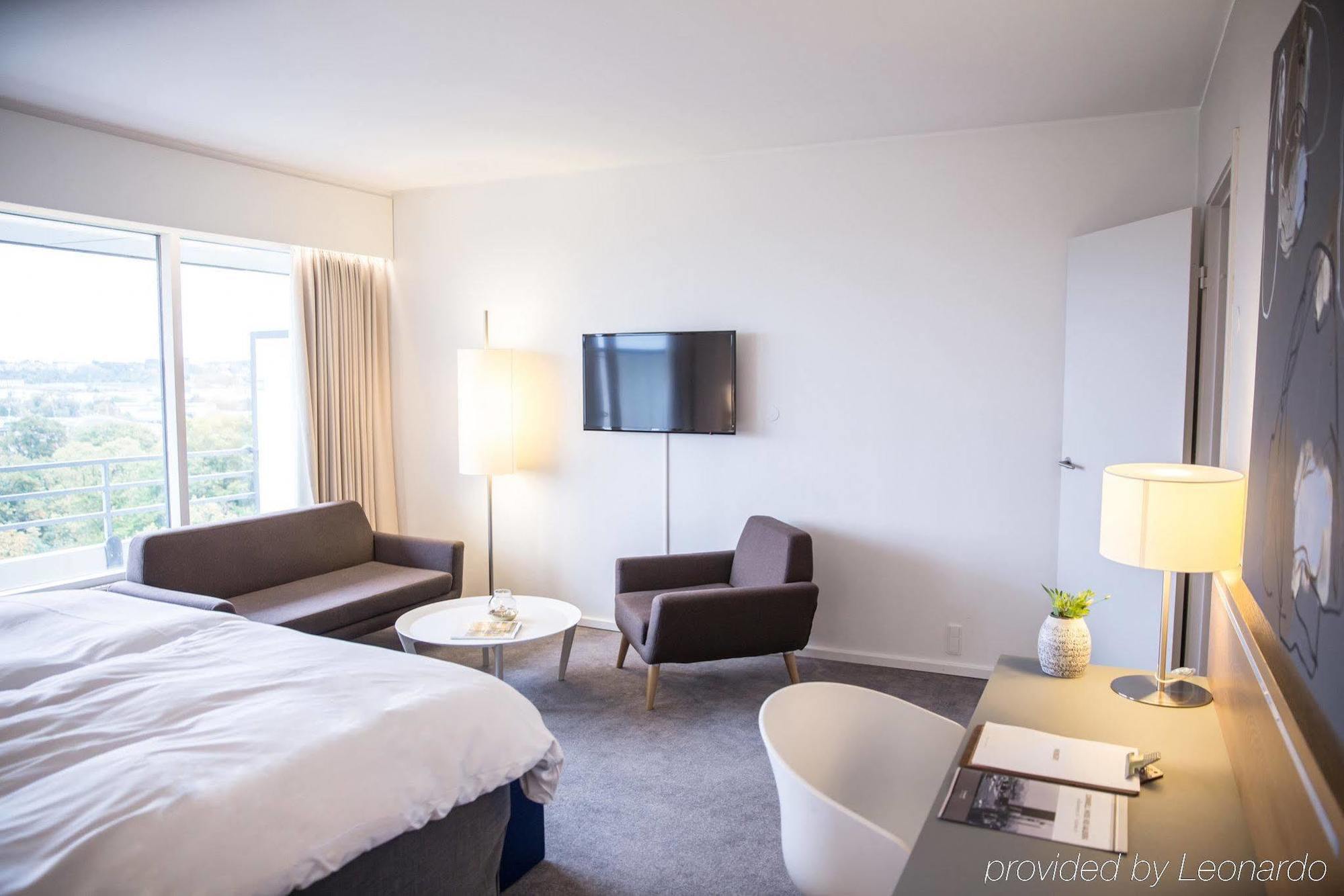 Comwell Hvide Hus Aalborg Hotel Exterior photo